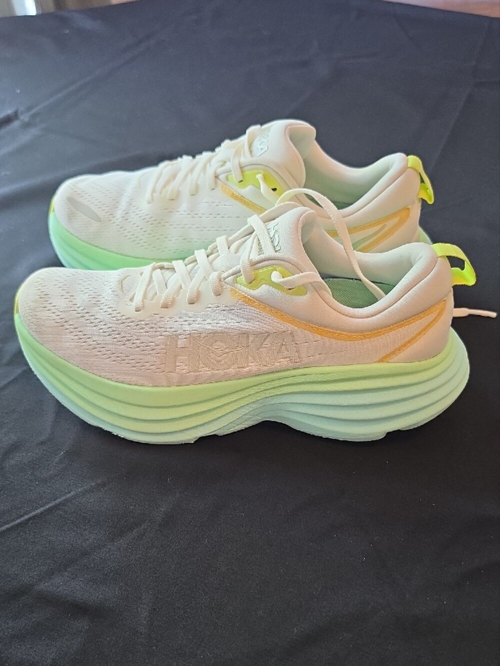 HOKA One One View 3